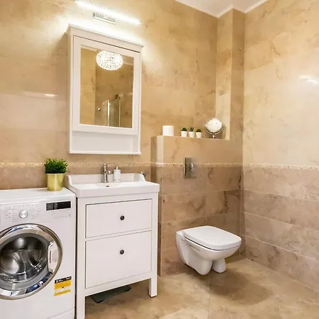 Апартаменти Kolobrzegu 60 Premium Floor Taras Od Strony Parku 1 Min Do Plazy Widok Na Morze